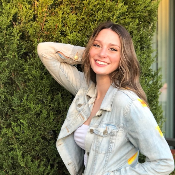 Meet your posher Alexandra!